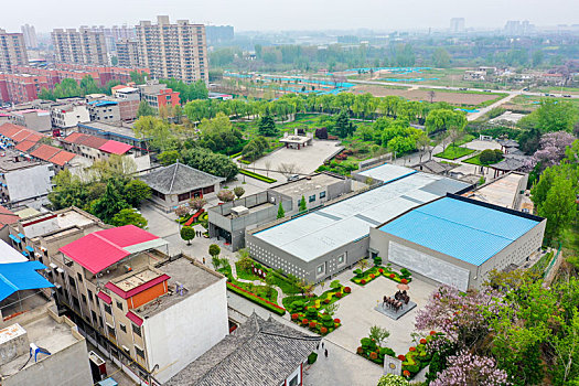 航拍河南郑州新郑郑国车马坑景区,郑王陵博物馆