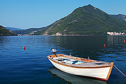 白色,木质,渔船,漂浮,停泊,城镇,亚德里亚海,黑山
