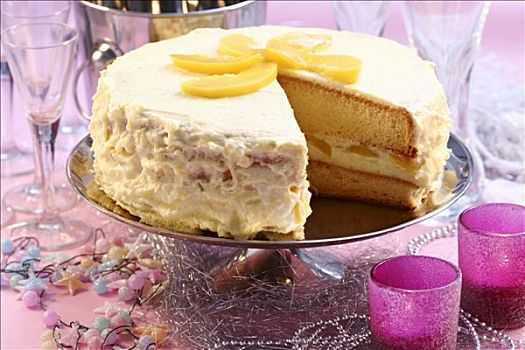 桃子奶油蛋糕