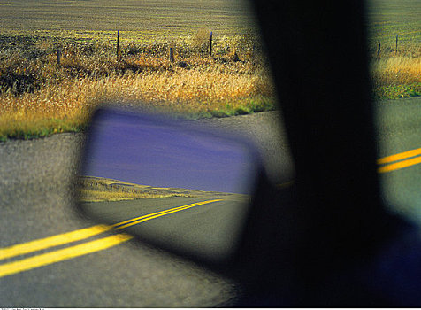 侧面,镜子,汽车,道路,萨斯喀彻温,加拿大