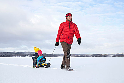 父亲,拉拽,儿子,雪橇,雪中,遮盖,风景
