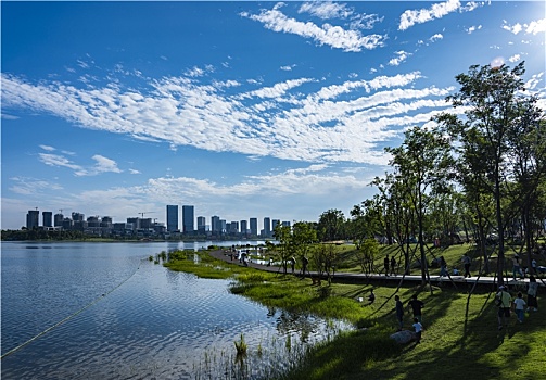 碧水蓝天