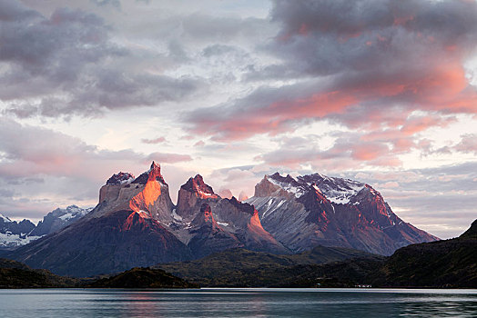 山丘,早晨,亮光,裴赫湖,托雷德裴恩国家公园,智利,南美
