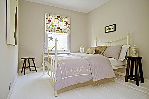 双人床,白色,老式,金属,卧室,涂绘,苍白,灰色,图案,百叶窗,格子,窗户