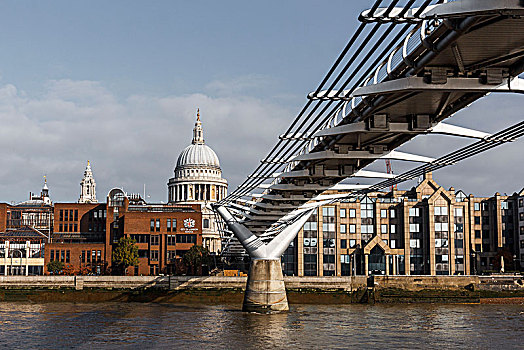 泰晤士河,风景,千禧桥,圣保罗大教堂,伦敦,英格兰,英国