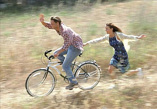 伴侣,骑自行车