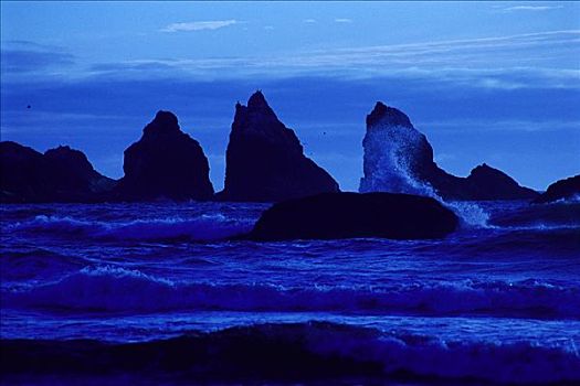 岩石构造,海浪,班顿海滩,俄勒冈海岸,俄勒冈,美国