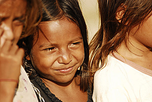 local,timorese,women,selling,fruit,in,the,street