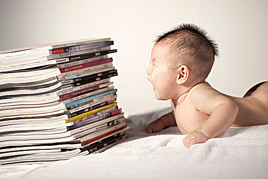 婴儿,幼仔,一堆,杂志