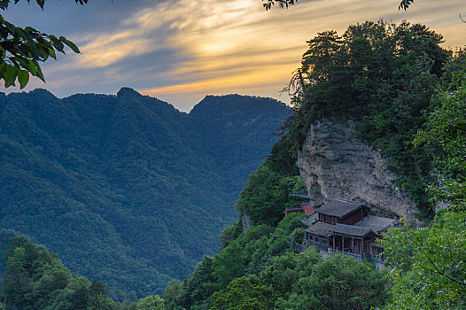 湖北武當山夏日迷人風光