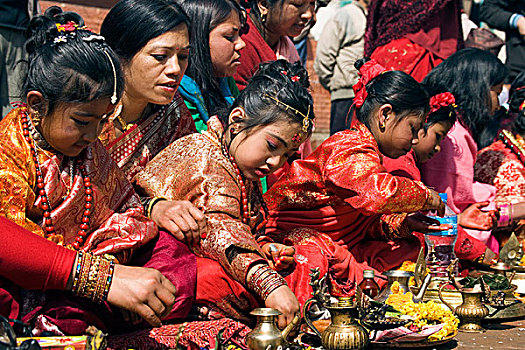 特写,女人,女孩,庆贺,宗教仪式,加德满都,杜巴广场,尼泊尔