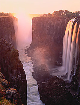 维多利亚瀑布,赞比西河,津巴布韦