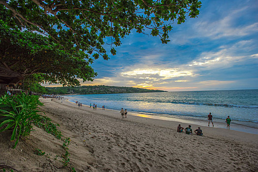 巴厘岛金巴南沙滩