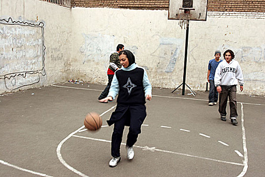 伊朗人,女孩,玩,篮球,兄弟,朋友,活动场,中心,德黑兰,首都,女人,运动,公用,伊朗
