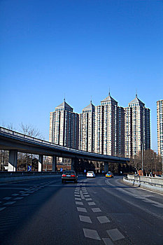 北京二环的现代建筑豪苑大厦