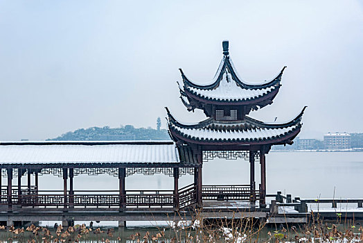 杭州湘湖照影亭雪景