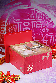 中式风格红色喜庆礼盒