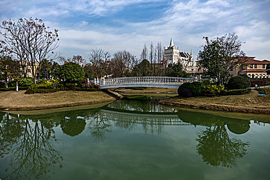 婚庆园美景－教堂城堡,雕塑,婚典大道,水杉,钟楼,花廊