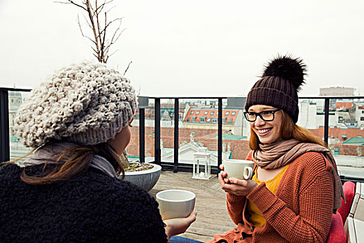 两个,美女,咖啡,屋顶,平台