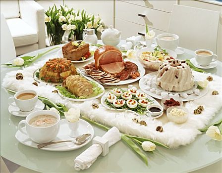 复活节自助餐,汤,蔬菜,肉冻,火腿