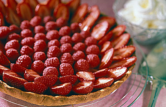 树莓,草莓糕点