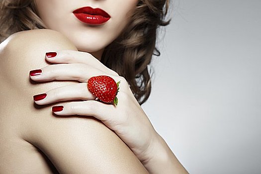 女青年,戒指,草莓