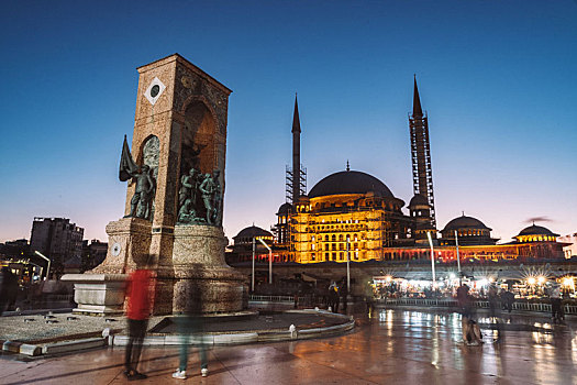 伊斯坦布尔胜利广场的纪念碑
