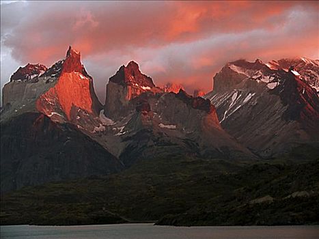 云,上方,山峦,裴赫湖,托雷德裴恩国家公园,智利