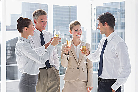微笑,团队,商务人士,碰杯,笛子,香槟,鲜明,办公室