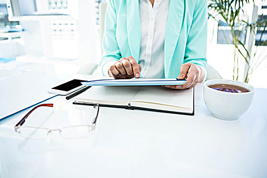 职业女性,平板电脑,书桌,工作