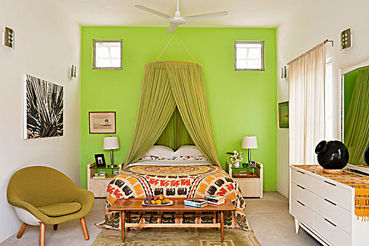 卧室,绿色,蚊帐,上方,双人床,墙壁,壳,椅子,白色,餐具柜
