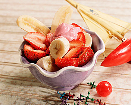 盘子,草莓,香蕉,草莓酸奶