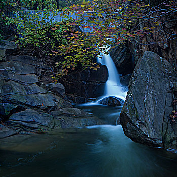 山涧秋水