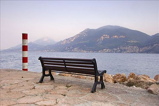 长椅,湖,加尔达,意大利