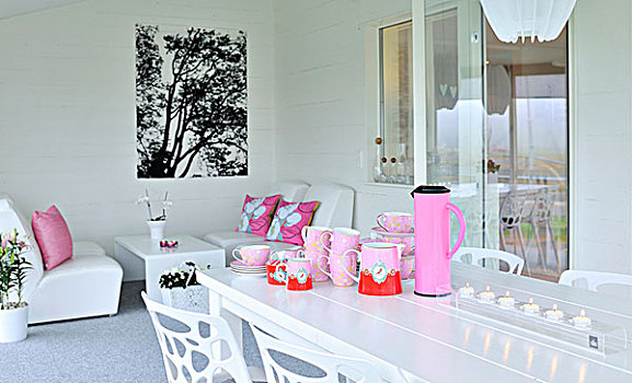 粉色,瓷器,热水瓶,照亮,茶烛,白色背景,桌子,正面,舒适,休闲,区域