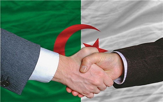 商务人士,握手,交易,正面,阿尔及利亚,旗帜