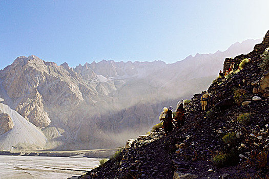 巴基斯坦,北方地区,罕萨,山谷,村民,走