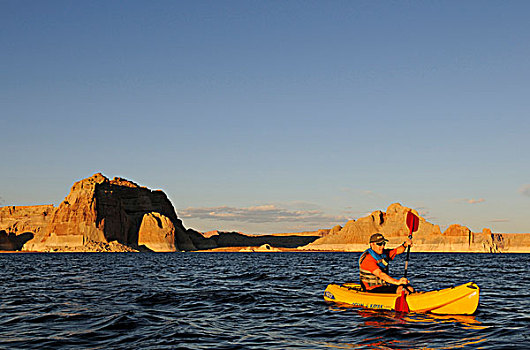 皮划艇手,鲍威尔湖,格兰峡谷,亚利桑那,美国