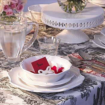 节日餐桌,布置,白色,餐具,红色,席次牌