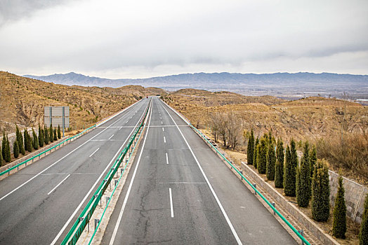 山区高速公路