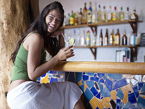 墨西哥,尤卡坦半岛,女青年,杯子,玛格丽塔酒,酒吧