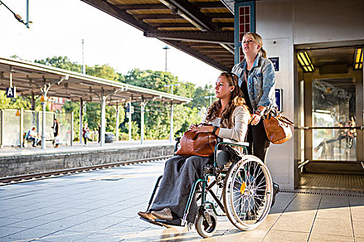 美女,轮椅,缆车,铁路,正面