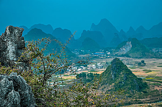 山岭秋色