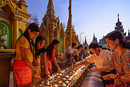 仰光,大金塔,人,女人,亮光,蜡烛,正面,佛塔,区域,缅甸