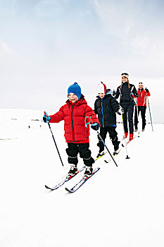 家庭,越野滑雪,雪中