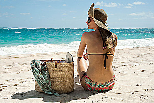 坐,女人,沙滩,石榴汁糖浆,岛屿
