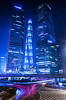 上海陆家嘴金融和现代城市夜晚背景贸易区