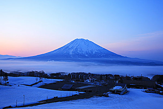 山,早晨