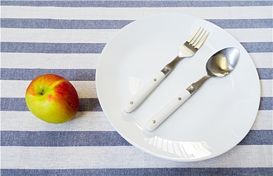 白色,盘子,不锈钢,勺子,叉子,靠近,红色,青苹果,蓝色背景,背景