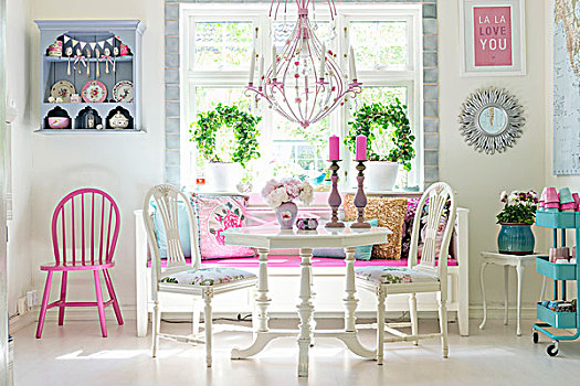 粉色,吊灯,高处,白色,就餐,长椅,仰视,窗户